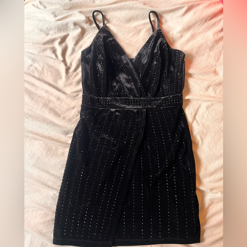 ✨NWOT Windsor Black Strapless Sequin Dress